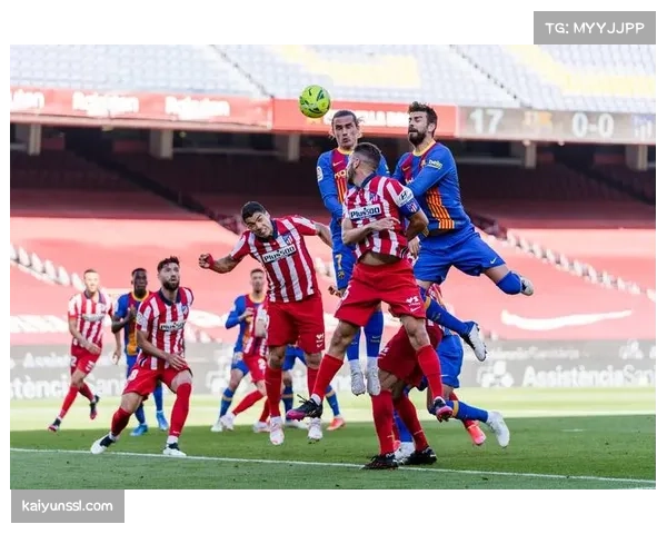 战术述评：阿尔梅里亚三中卫体系失效，客场0-3不敌奥萨苏纳